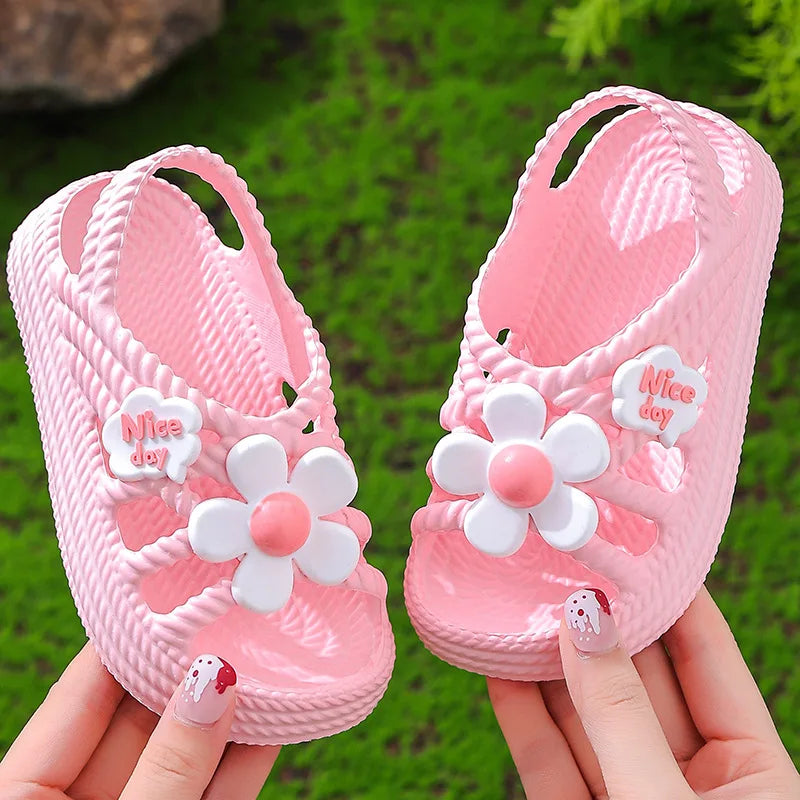 2026 New Children's Slippers Summer Girls and Boys Bathroom Home Anti Slip Beach Shoes Soft Soled Baby Sandals